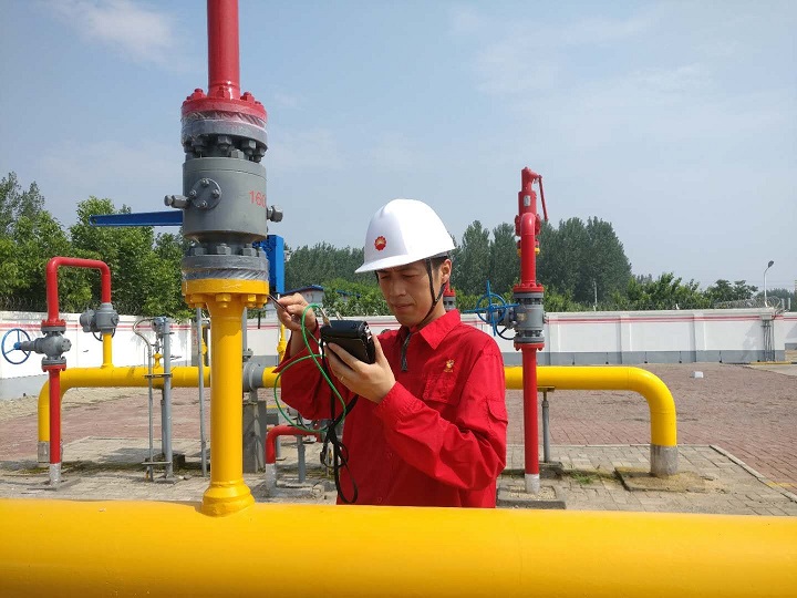 �ܵ������Թ����c���y�������ںϵĎ��c(di��n)˼��