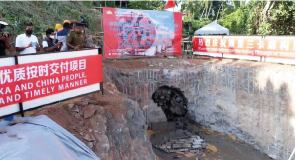 �B�mС���������ܘ�ʩ���������������Ե�Ӱ�